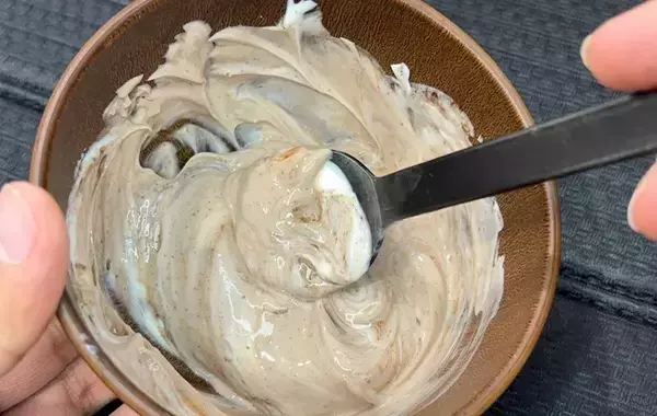 ギリシャヨーグルトがあったらこれ作って！　混ぜて冷やすだけの生チョコ風に「想像以上のクオリティ」