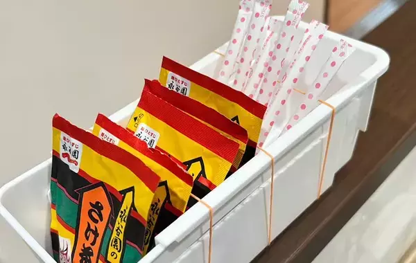 ただの空きケースがここまで使えるとは…　輪ゴムを『十字』にかけるだけで？