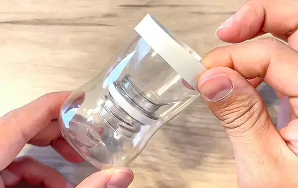 飲み終わった『R-1』容器は捨てない！　春の外遊びで役立つアイテムにリメイク！