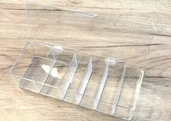 220円って反則では！？　ダイソーの透明収納ケースの使い方が便利