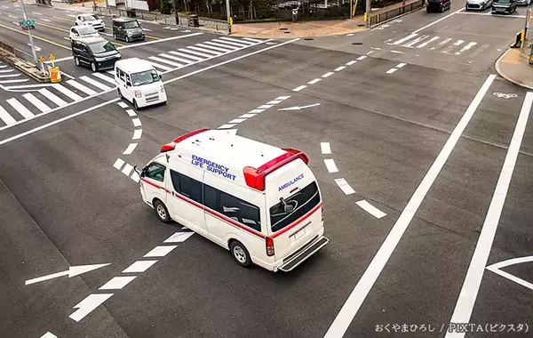 運転中、救急車が来た時は…　警察に聞いた正しい交通ルール
