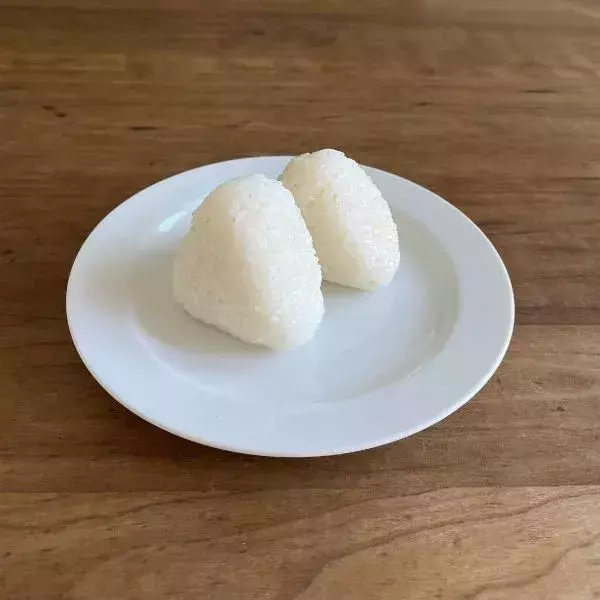 炊飯前にごま油を『小さじ1杯』入れて！　炊き上がりの違いに「目からウロコ」「お手軽すぎ」