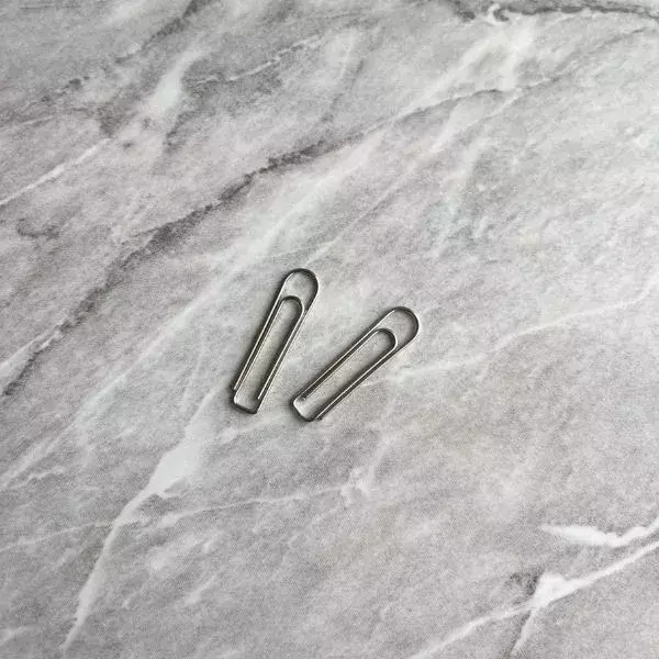 ゼムクリップはL字で固定してみて！　思わぬ強度に「抜け落ちない」「大正解かも」