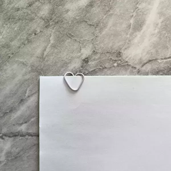 ゼムクリップはL字で固定してみて！　思わぬ強度に「抜け落ちない」「大正解かも」