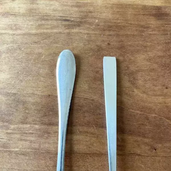 『調味料キャップが外れない』を解決！　驚きの裏技に「これは知らなかった」