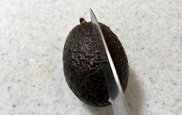 アボカドがあったらこれ作って！　10分でできる絶品ソースに「食べる手が止まらない」