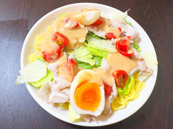 麺を冷水でシメて…　野菜たっぷりの時短レシピに「リピート確定です」「あっさり食べられる」