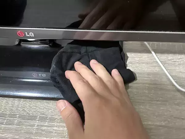 ボロボロのヒートテック、捨てるの待って！　1枚の『クロス』として掃除に生かす方法