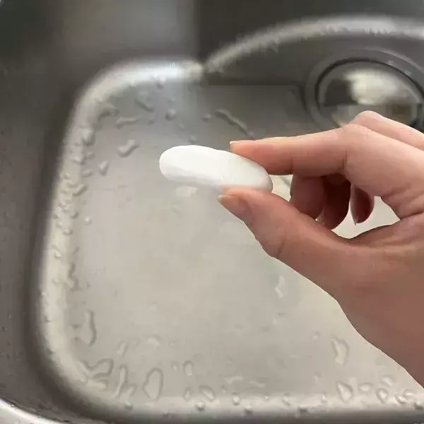 箸に『水切りネット』を巻きつけると？　意外な活用法に「コレは見事」「頭いい」