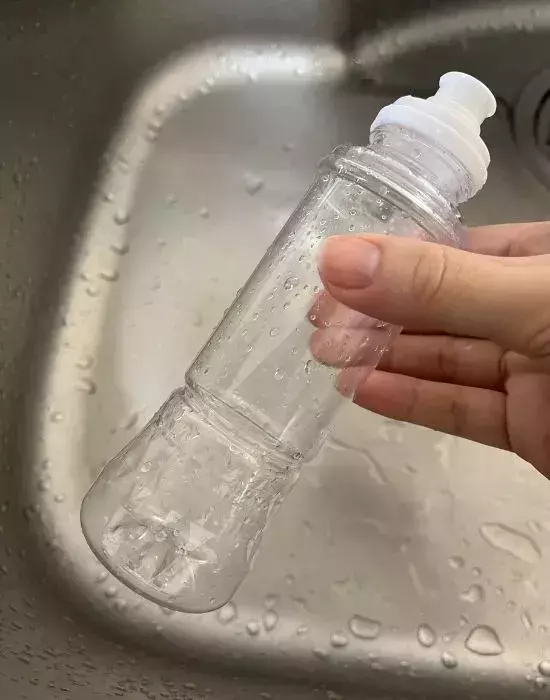 箸に『水切りネット』を巻きつけると？　意外な活用法に「コレは見事」「頭いい」