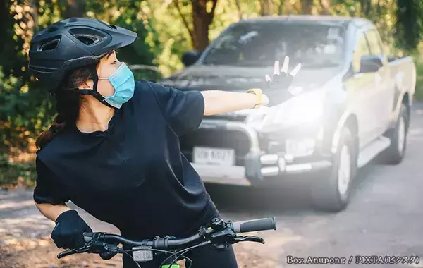 車道の自転車を抜かす時は…　知らないと違反になる4月からの新ルールは？