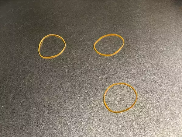 日常の「プチイラッと」を解消！　輪ゴムの意外な活用法3選