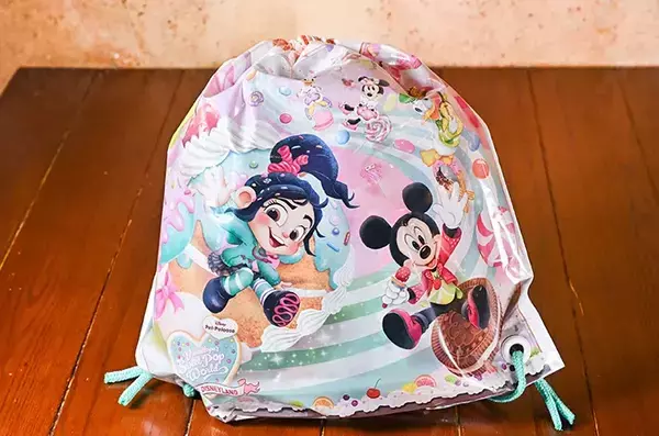 配り終わった『ディズニー土産』のパッケージは捨てずに？　「旅行で活躍」「子供にも使いやすい」