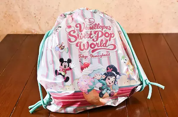 配り終わった『ディズニー土産』のパッケージは捨てずに？　「旅行で活躍」「子供にも使いやすい」