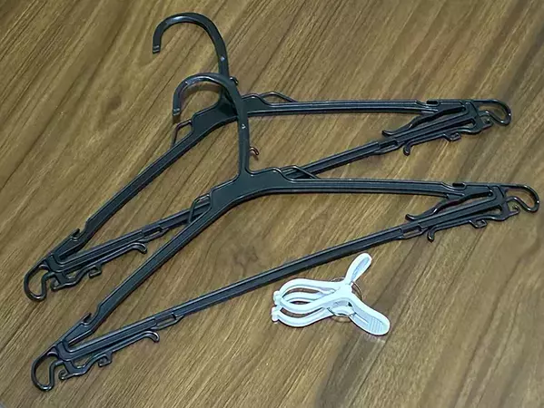 通常干しより数時間早く乾く！　ハンガー2本を使った『フード速乾方法』を実証したら…