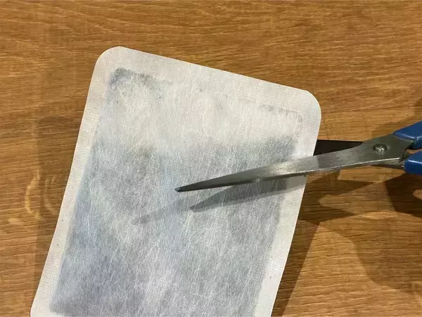 使い終わったカイロの意外な活用法　靴の消臭に使える2つのアイディアに「経済的」