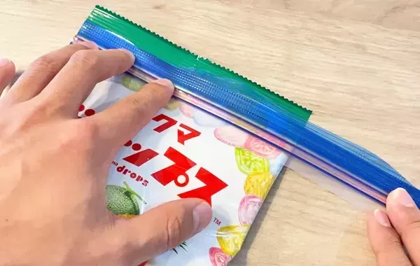 古いジッパー袋、まだ捨てないで！　思わぬ使い道に「これ便利」「バラバラにならない」