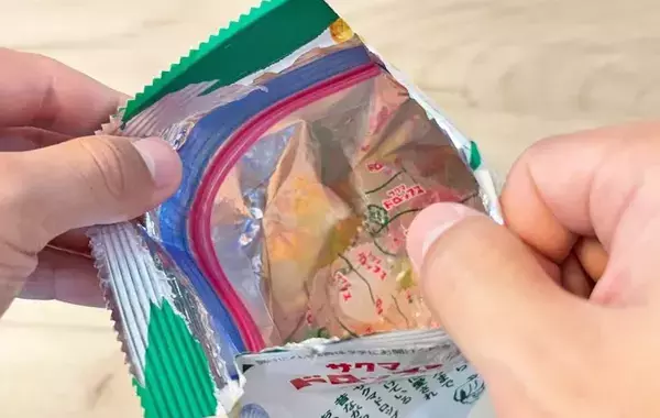 古いジッパー袋、まだ捨てないで！　思わぬ使い道に「これ便利」「バラバラにならない」