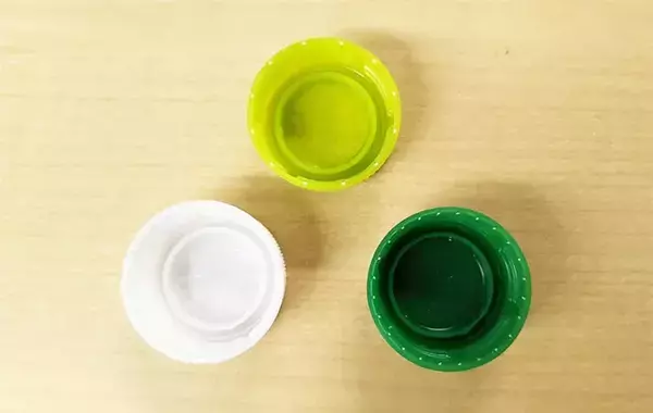 ペットボトルのキャップはこう使う！　捨てる前の使い道に「ぬめりにくい！」