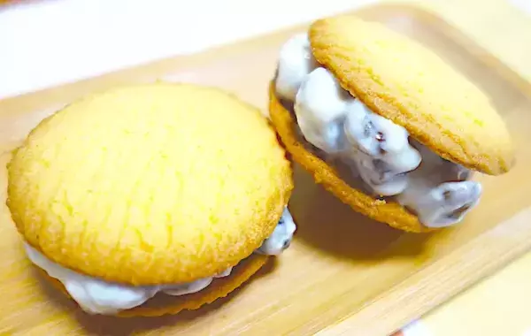 混ぜて置いてはさむだけ！バター不要のレーズンサンドクッキーに子供「おいしい！」