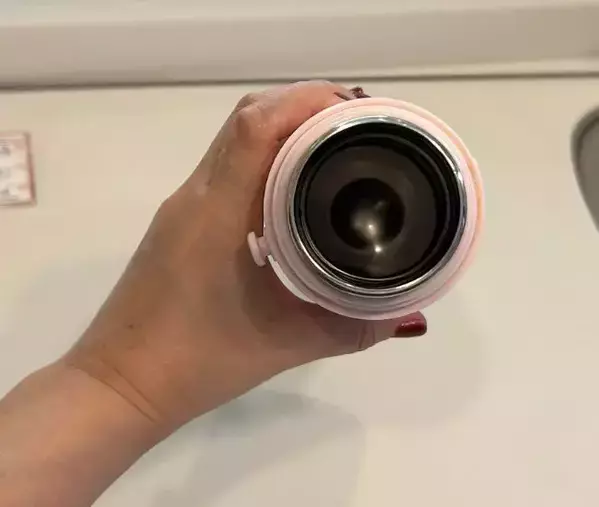 菜箸に『排水口ネット』を被せると？　思わぬ活用テクに「万能でビックリ」「試します」