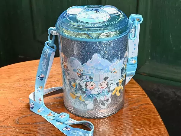 ディズニーシー限定ポップコーン入れがキラキラで即買い決定！　『あるある』の悩み解決の裏技も紹介