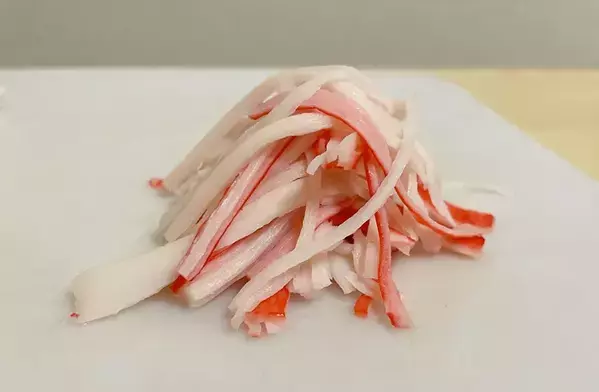 いつもの大根サラダに飽きたらこれ作って！　ピーラーで削って和えるだけの簡単レシピ