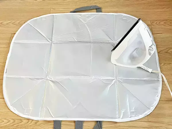 ダイソーの『箱』になるアイロンマットが便利！　100均アイテムに「買ってよかった」