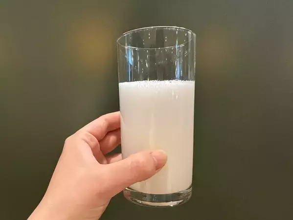 【検証】牛乳にサイダーを入れてみた結果…　まさかの反応が寄せられた