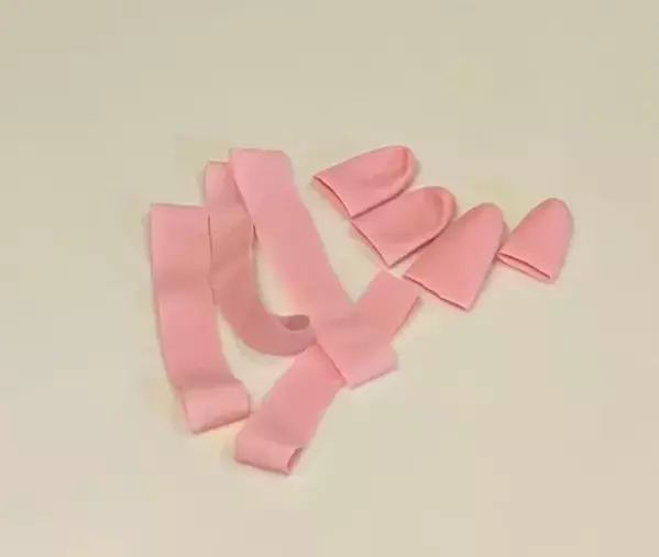 ゴム手袋の『指先』をハサミで切ると？　意外すぎる活用法に「マジ優秀」「真似します」