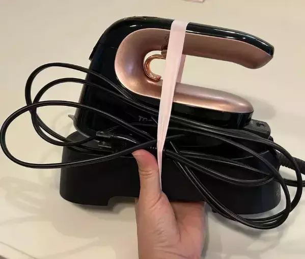 ゴム手袋の『指先』をハサミで切ると？　意外すぎる活用法に「マジ優秀」「真似します」