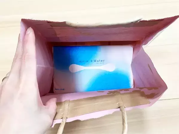 余った紙袋がティッシュケースに！　3分で完成するリメイク術に「テンション上がった」