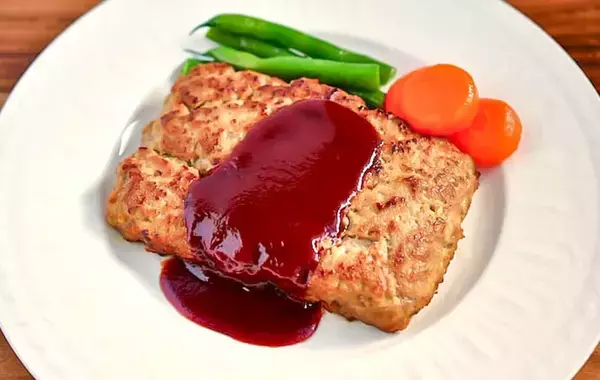 豆腐とひき肉を混ぜて…　玉子焼き器で作る「管理栄養士の簡単おかず」【節約レシピ】