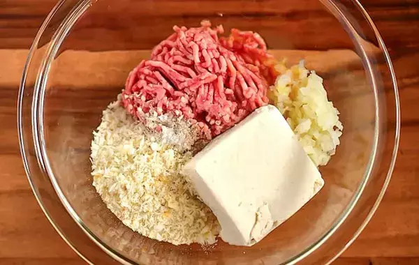 豆腐とひき肉を混ぜて…　玉子焼き器で作る「管理栄養士の簡単おかず」【節約レシピ】