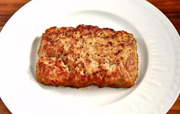 豆腐とひき肉を混ぜて…　玉子焼き器で作る「管理栄養士の簡単おかず」【節約レシピ】