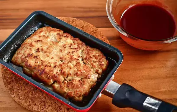 豆腐とひき肉を混ぜて…　玉子焼き器で作る「管理栄養士の簡単おかず」【節約レシピ】