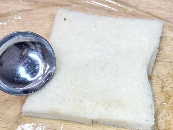 コンビニいらず…！　食パンとこしあんの組み合わせに「本物みたいな味！」「もちっとした弾力」