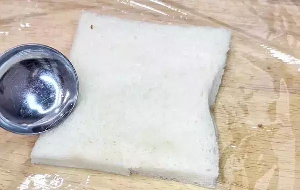 コンビニいらず…！　食パンとこしあんの組み合わせに「本物みたいな味！」「もちっとした弾力」