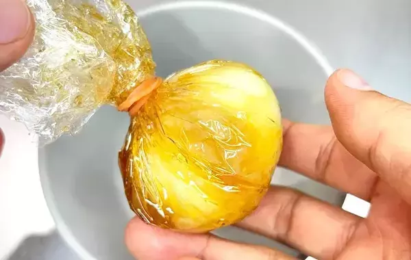 めんつゆ「大さじ1杯」でＯＫ！　味玉1個を少ない調味料で作るコツ【節約レシピ】