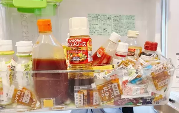 使い古したタッパーで解決！　冷蔵庫が片づく活用法に「捨てなくてよかった」