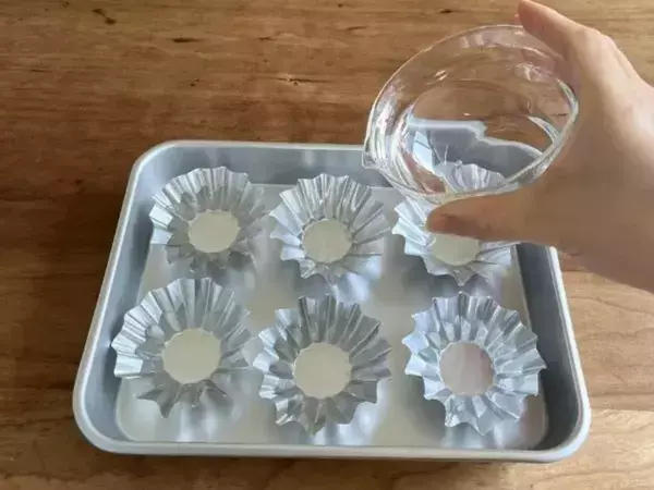 『お湯を入れて40分』　冷凍庫で冷やすと？裏技に「知らなかった」「早速試します」