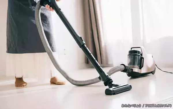 ヘッドにびっしり絡んだ髪の毛…　メーカーに聞いた正しいメンテナンスは？【掃除機】