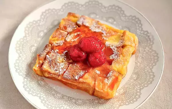 玉子焼き器でフレンチトーストを作ったら…　試した結果に「1枚ピッタリ」「思わず笑顔」【管理栄養士】