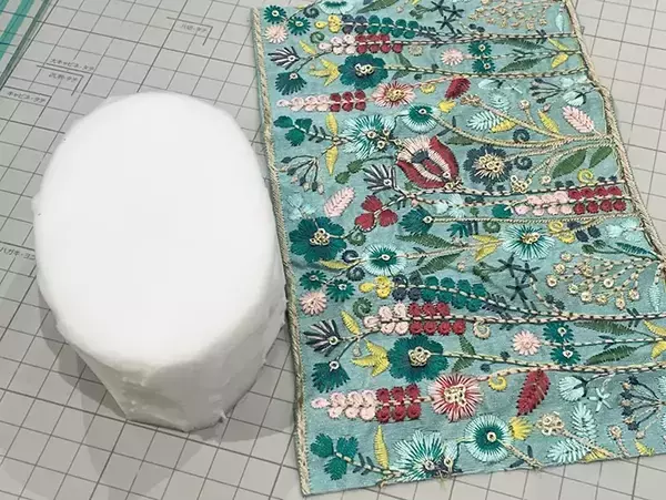 100均のメラミンスポンジとお菓子缶で？　10分でできるDIYに「いっぱい作りたくなる」