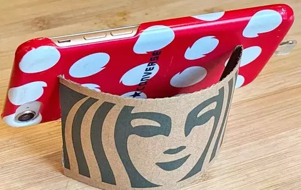 スタバの『スリーブ』捨てないで！　簡単リメイク術に「もっと集めたい」「売り物みたい」