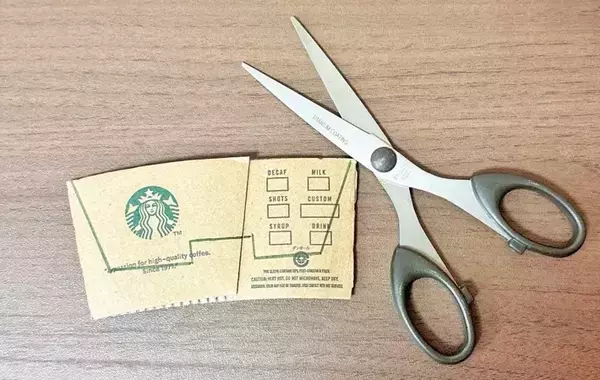 スタバの『スリーブ』捨てないで！　簡単リメイク術に「もっと集めたい」「売り物みたい」