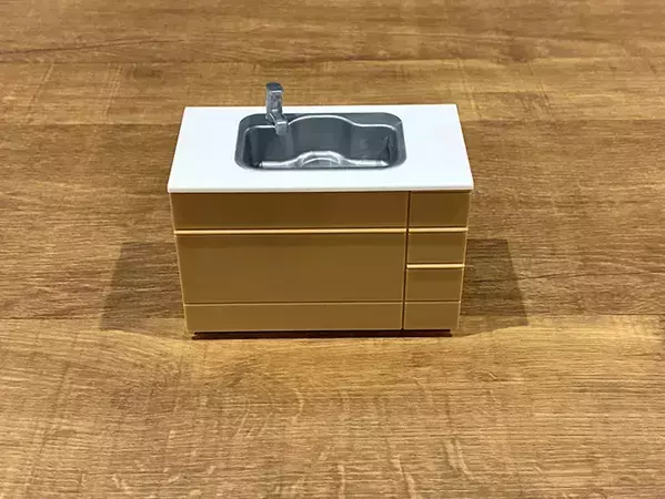 100均で買った『キッチンシンク』　会社員のデスク周りが快適になる意外な活用方法【3選】