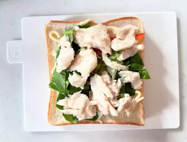 いつものトーストが劇的変化！　のせて焼くだけの絶品レシピに「いつものパンよりいい」