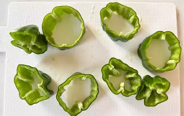 ピーマンと卵をトースターで…　できた簡単おかずに「最高のおかず」「主役級に映える」