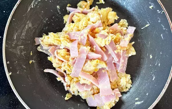 ピーマンと卵をトースターで…　できた簡単おかずに「最高のおかず」「主役級に映える」